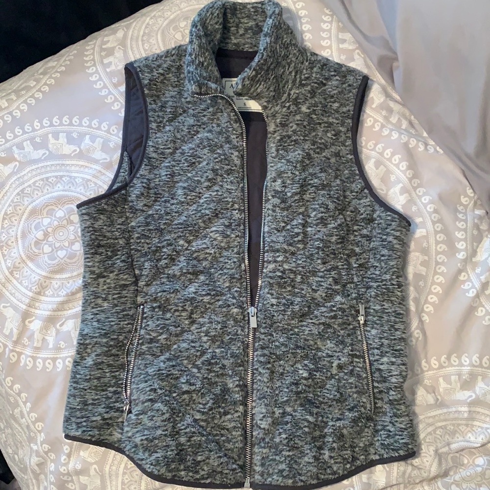 Abercombie NEVER WORN vest